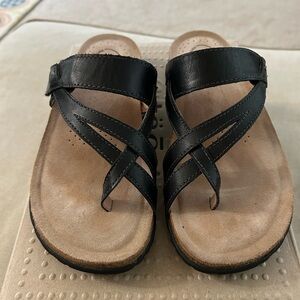 Taos Perfect Black sandals women’s size 8.  PRF-14050.